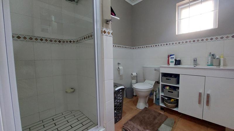 3 Bedroom Property for Sale in Bloemhof Western Cape